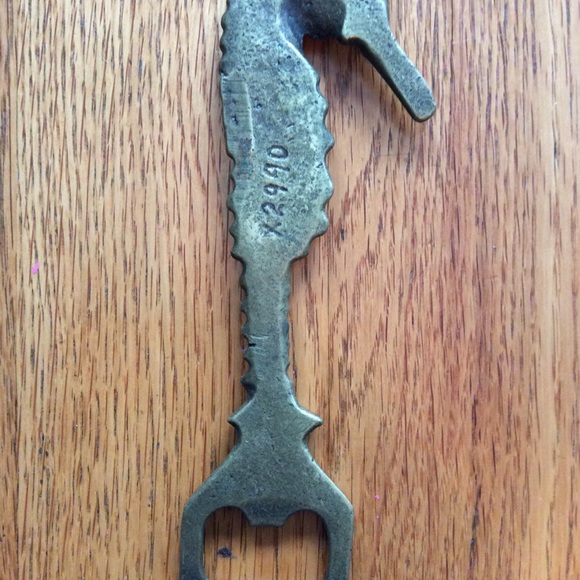 Brass Seahorse Bottle Opener/ Paperweight. - Picture 7 of 9